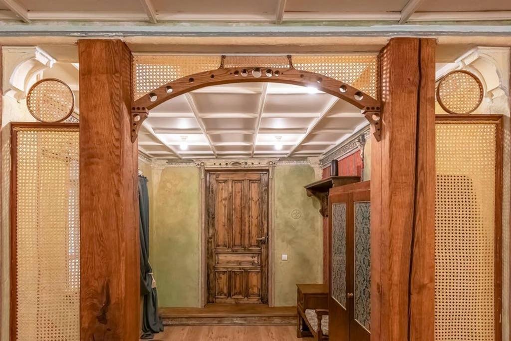 Beautiful One Bedroom In Old Town Apartment