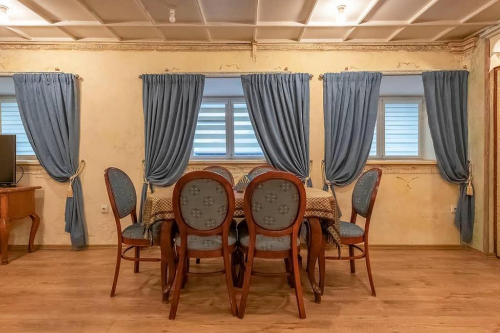 Beautiful One Bedroom In Old Town